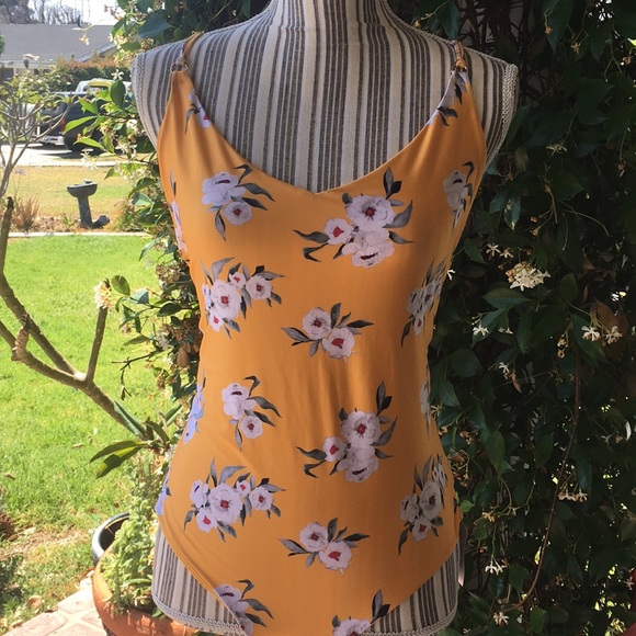 - 🎉2X HP🎉 TOPSHOP POSIE FLORAL ONE PIECE SWIMSUIT! - Picture 2 of 8